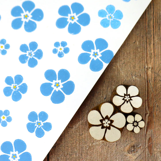 The Crafty Lass - Forget Me Not Flowers Set