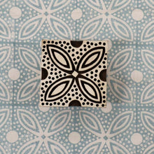  Traditional Printing Block - Dotty Leaf Tile