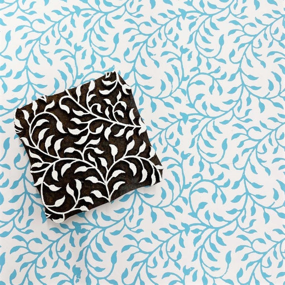 Large Decorative Leaf Vine Tile