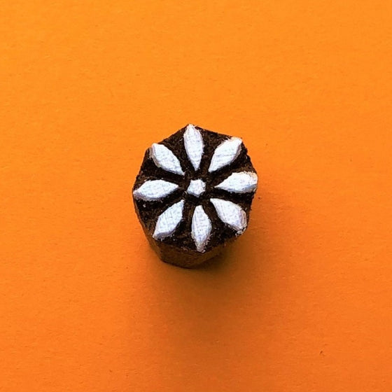 Indian wooden printing block- Mini 8 Petal Daisy