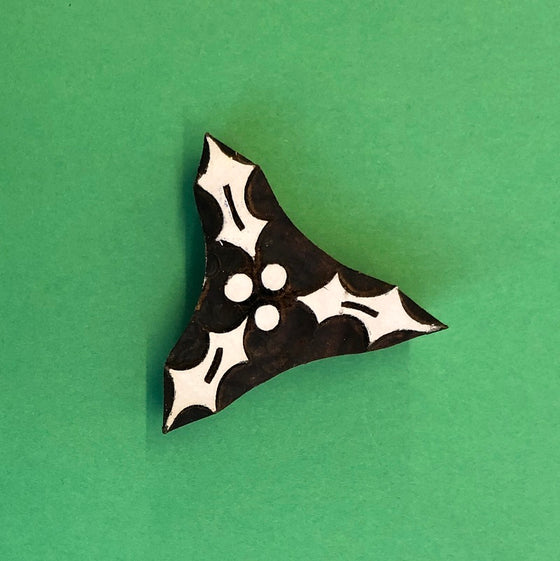 Medium Triple Holly