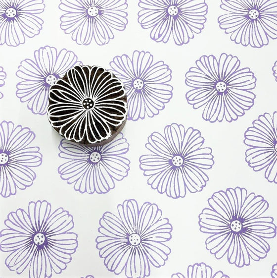 Large Button Daisy