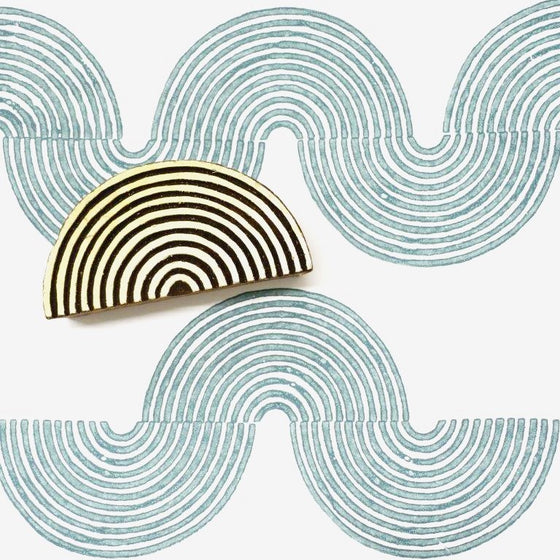 Thin Lined Half Circle - Medium